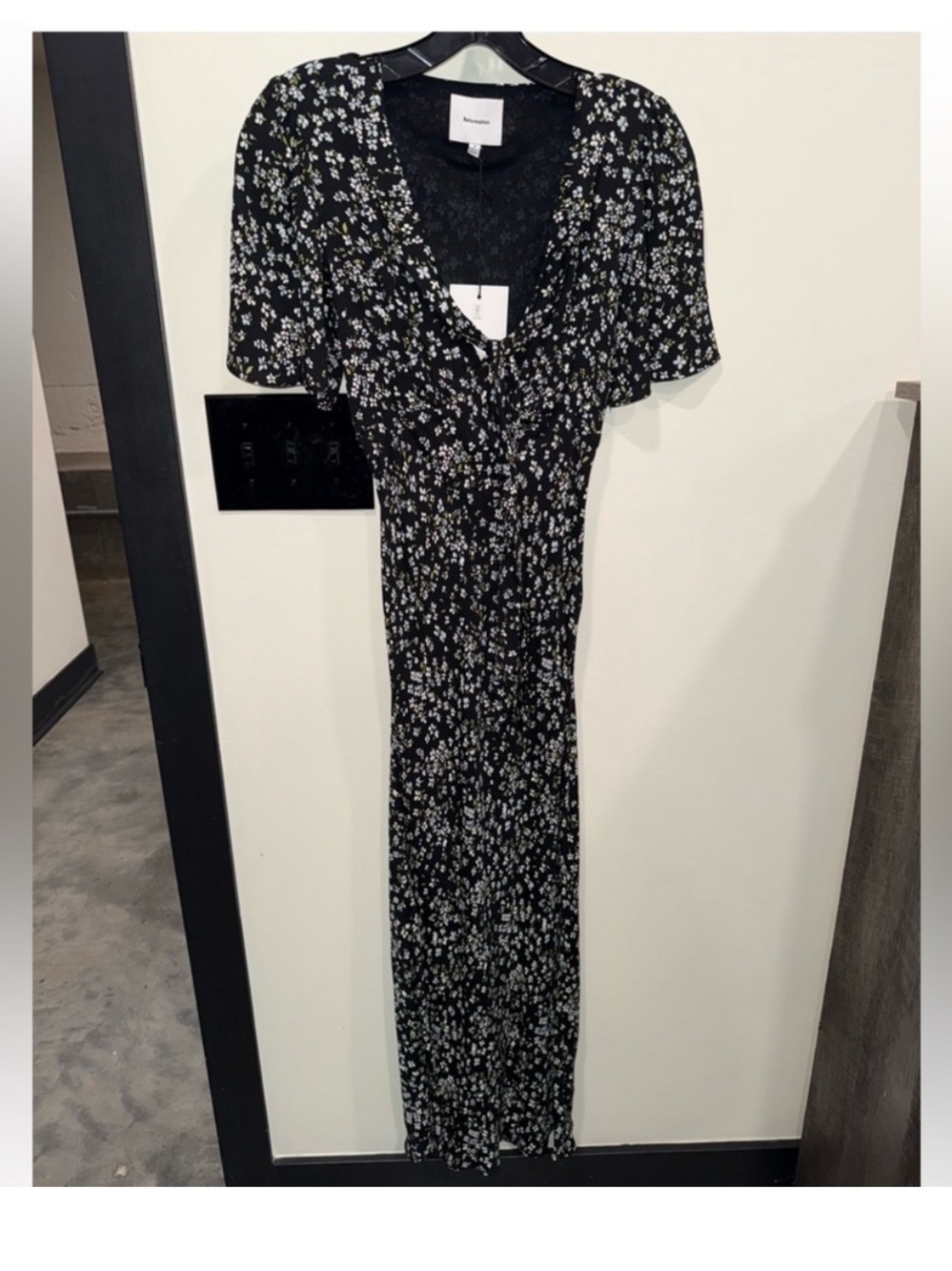 NWT Reformation Tyra Short-Sleeve V-Neck Midi Dress size 0